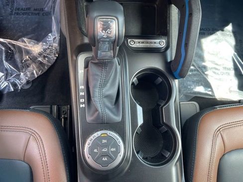 Used 2023 Ford Bronco Outer Banks AWD/4WD image 24