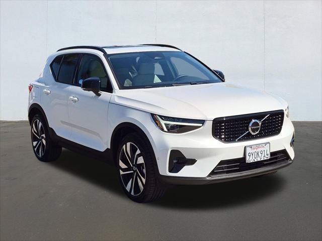 Used 2026 Volvo XC40 B5 Ultra w/ Climate Package AWD/4WD image 3