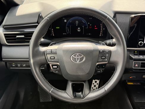 Used 2025 Toyota Camry SE image 20