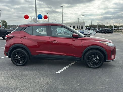 Used 2024 Nissan Kicks SV image 9