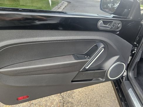 Used 2013 Volkswagen Beetle TDI image 13