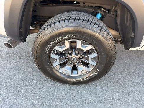 Used 2019 Toyota Tacoma TRD Off-Road w/ TRD Premium Off Road Package RWD image 26