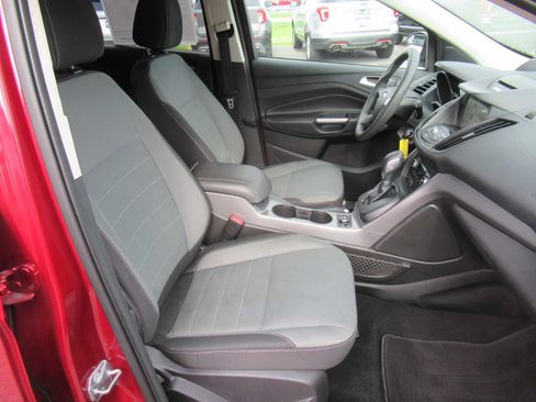 Used 2016 Ford Escape SE w/ Equipment Group 201A FWD image 21