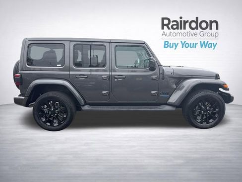 Used 2021 Jeep Wrangler Unlimited Sahara AWD/4WD image 15