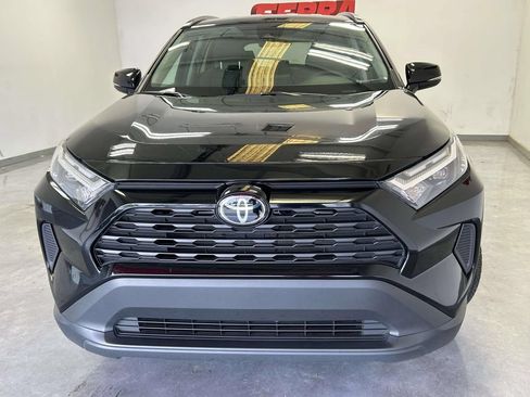 Used 2025 Toyota RAV4 XLE AWD/4WD image 8