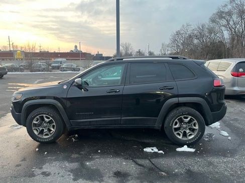 Used 2019 Jeep Cherokee Trailhawk w/ Comfort/Convenience Group image 8