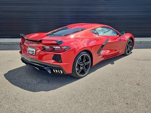 Used 2021 Chevrolet Corvette Stingray Preferred Cpe w/ Z51 Performance Package RWD image 3