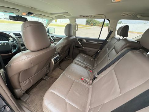 Used 2015 Lexus GX 460 w/ Premium Package AWD/4WD image 17