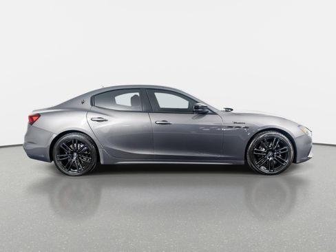Used 2023 Maserati Ghibli Modena Q4 AWD/4WD image 3