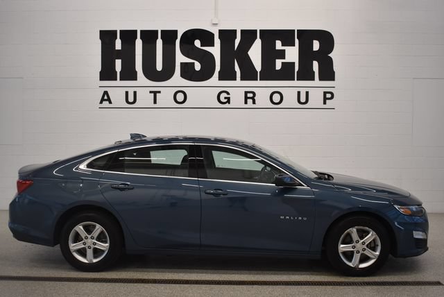 Used 2024 Chevrolet Malibu LT FWD image 2