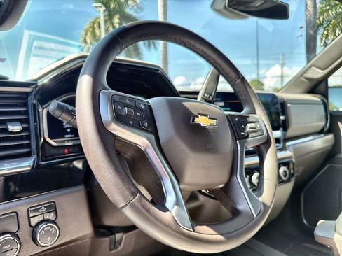 Used 2023 Chevrolet Silverado 1500 LT image 20
