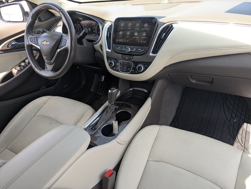 Used 2019 Chevrolet Malibu Premier w/ Sun and Wheel Package FWD image 34