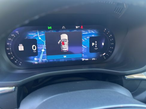 Used 2023 Volvo XC60 B5 Core w/ Climate Package FWD image 10
