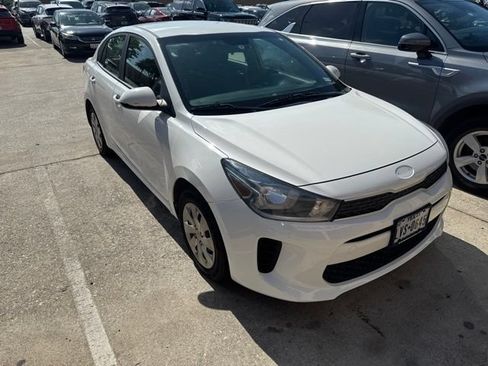 Used 2018 Kia Rio S FWD image 2