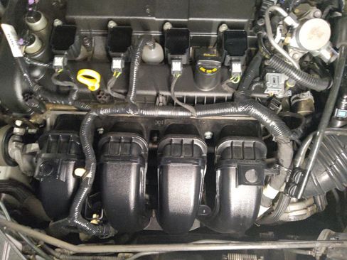 Used 2018 Ford Focus Titanium FWD image 30