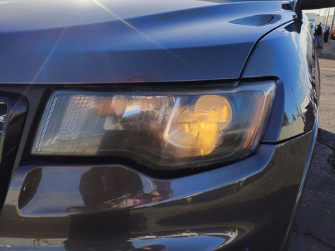 Used 2018 Jeep Grand Cherokee Altitude image 9