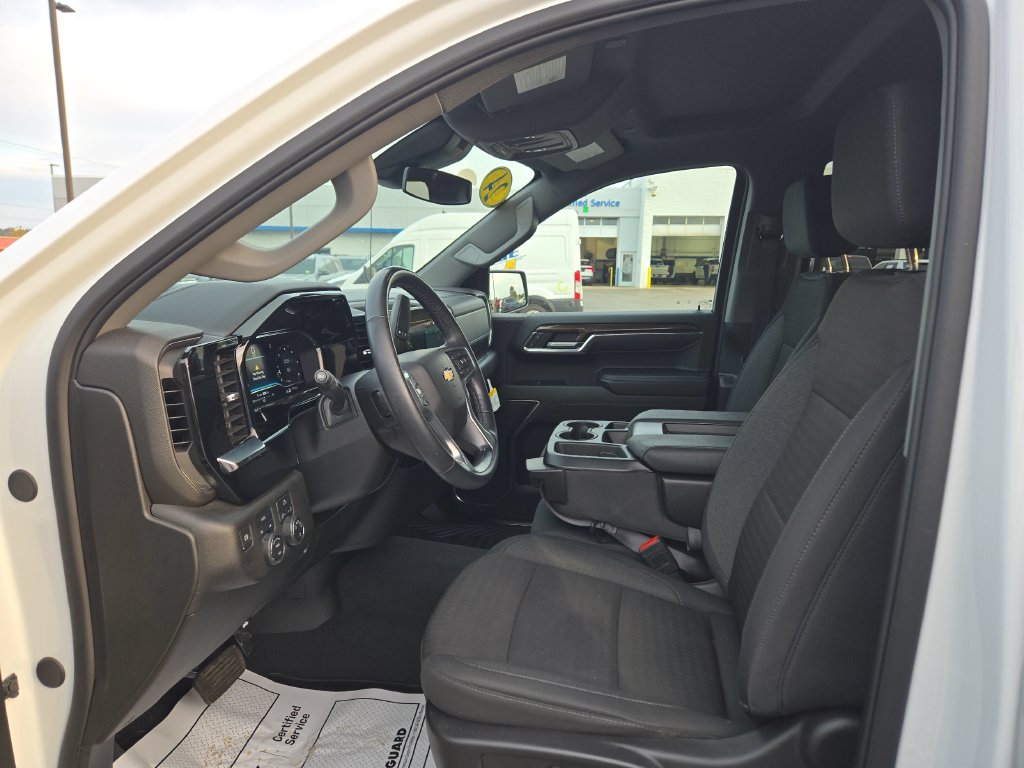 Used 2024 Chevrolet Silverado 1500 LT AWD/4WD image 18