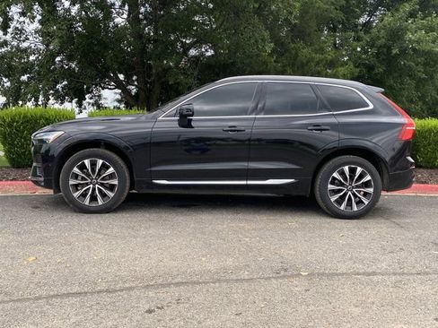 Used 2023 Volvo XC60 B5 Plus FWD image 10