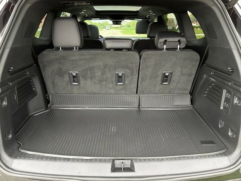Certified 2025 Buick Enclave Avenir w/ Super Cruise Package AWD/4WD image 17