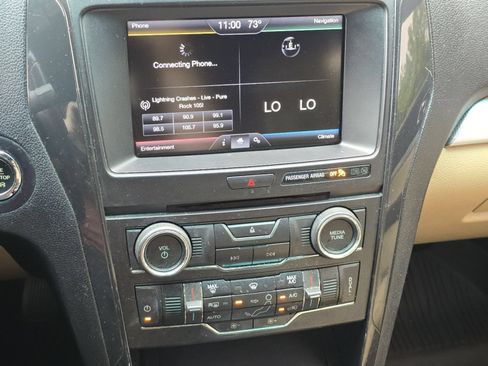 Used 2016 Ford Explorer XLT w/ Equipment Group 201A AWD/4WD image 28