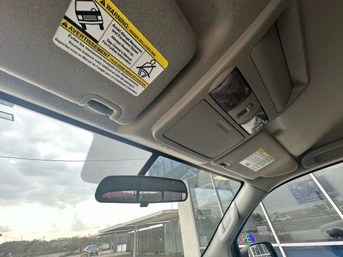 Used 2018 Nissan Frontier SV image 27