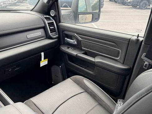 New 2026 RAM 2500 Laramie AWD/4WD image 35