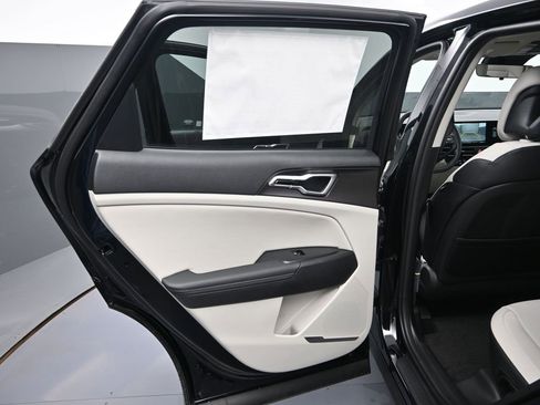 Certified 2026 Kia Sportage EX image 29