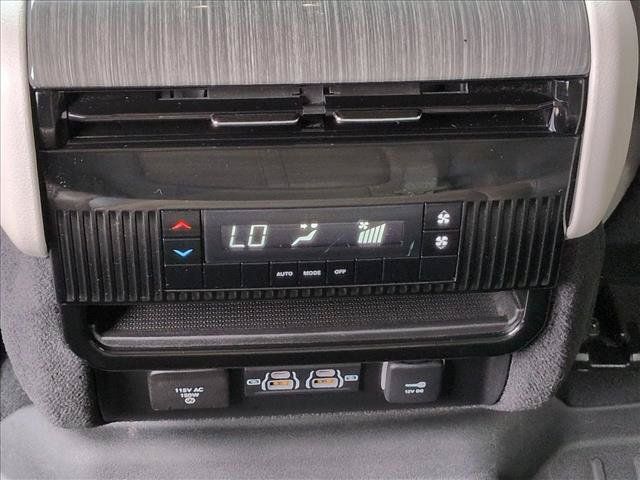 Used 2022 Jeep Wagoneer Series II AWD/4WD image 26