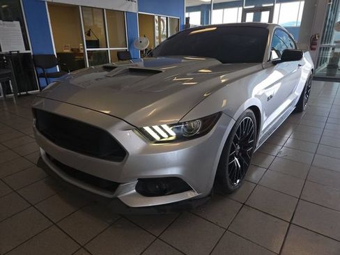 Used 2017 Ford Mustang GT Premium w/ GT Performance Package RWD image 4
