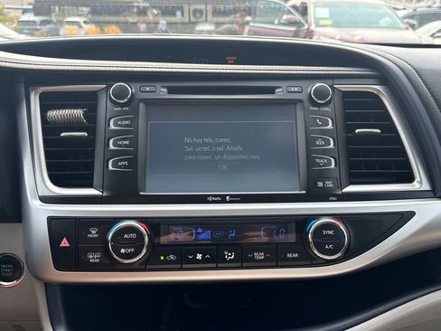 Used 2015 Toyota Highlander XLE image 36