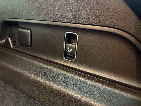 Used 2026 Mercedes-Benz GLE 53 AMG 4MATIC image 32