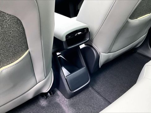 New 2026 Volvo EX30 Plus w/ Climate Package image 16