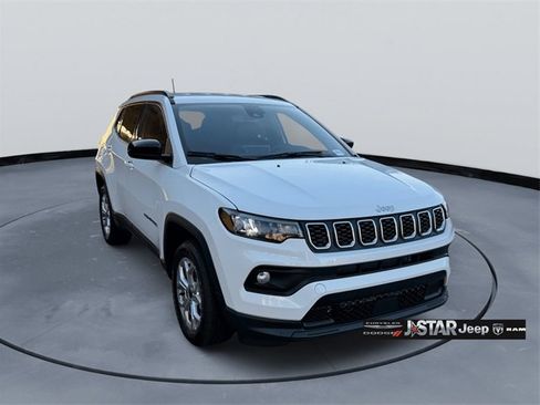 New 2026 Jeep Compass Latitude image 3