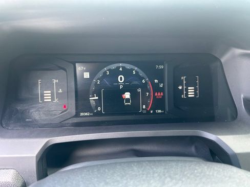 Certified 2025 Toyota Tacoma SR5 AWD/4WD image 16