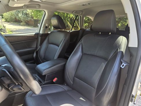Used 2019 Subaru Outback 3.6R Limited AWD/4WD image 11