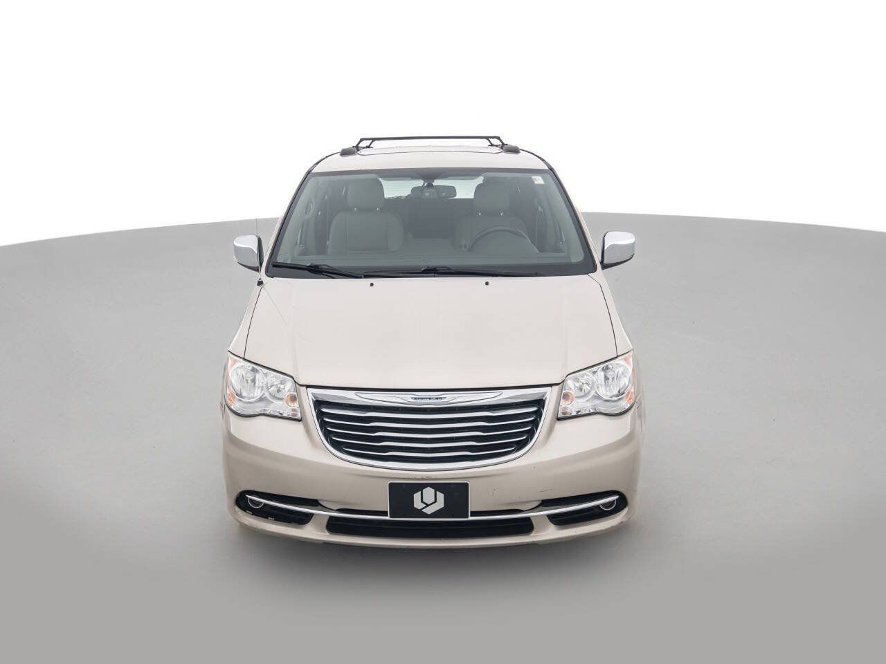 Used 2012 Chrysler Town & Country Touring-L w/ Entertainment Group #2 FWD image 2