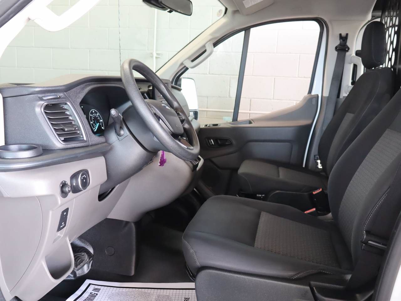 Used 2025 Ford Transit 250 Low Roof w/ Exterior Upgrade Package RWD image 15