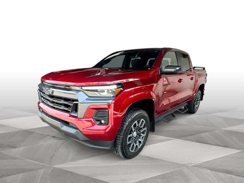 Used 2024 Chevrolet Colorado LT w/ LT Convenience Package III RWD image 4