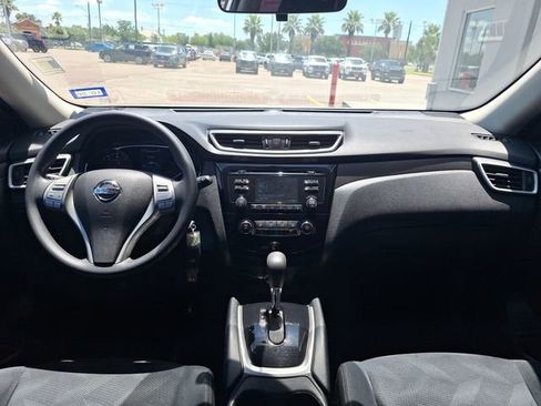 Used 2016 Nissan Rogue S FWD image 10