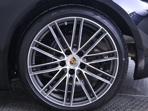 Certified 2025 Porsche 718 Cayman image 12