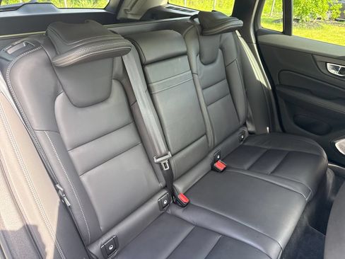 Used 2022 Volvo V60 T5 Cross Country w/ Lounge Package AWD/4WD image 34