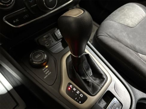 Used 2014 Jeep Cherokee Latitude image 15