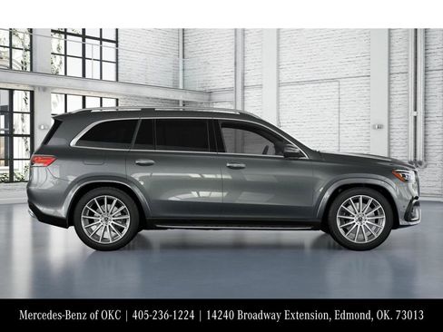 New 2026 Mercedes-Benz GLS 580 4MATIC image 2