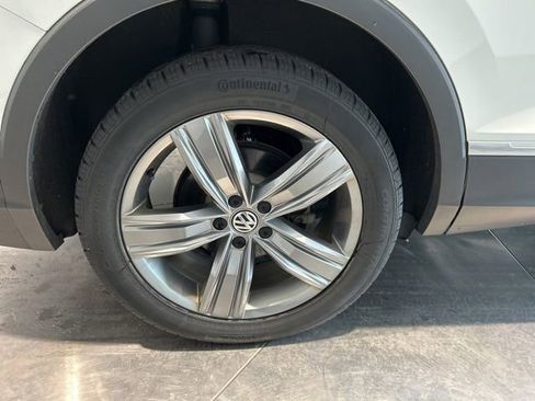 Used 2021 Volkswagen Tiguan SEL AWD/4WD image 21