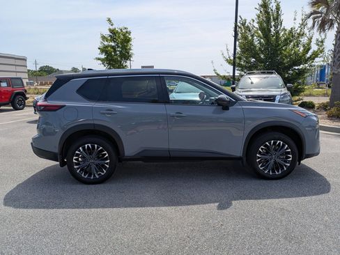 Certified 2025 Nissan Rogue SL w/ Tech Package AWD/4WD image 2