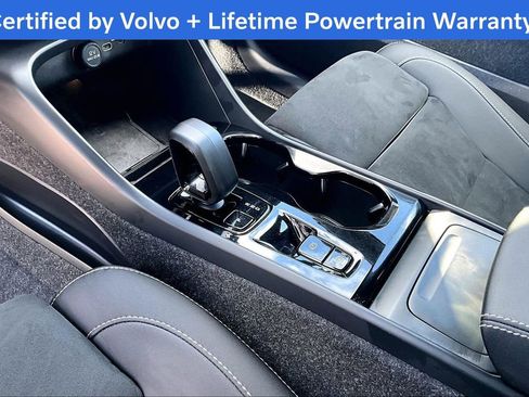 Certified 2025 Volvo XC40 B5 Plus image 18