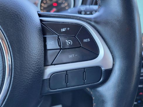 Used 2018 Jeep Compass Limited w/ Navigation Group FWD image 32
