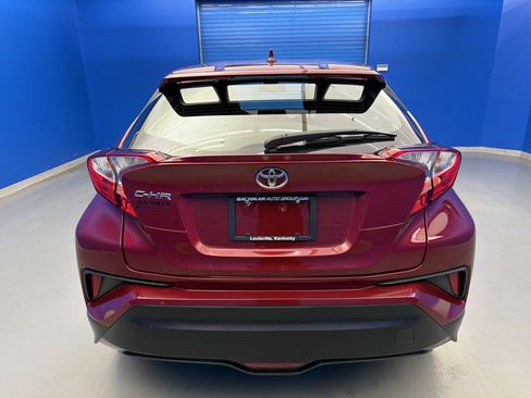 Used 2018 Toyota C-HR XLE FWD image 6