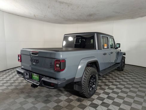 Certified 2025 Jeep Gladiator Willys image 8