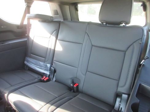 New 2026 GMC Yukon XL Denali w/ Denali Reserve Package AWD/4WD image 12